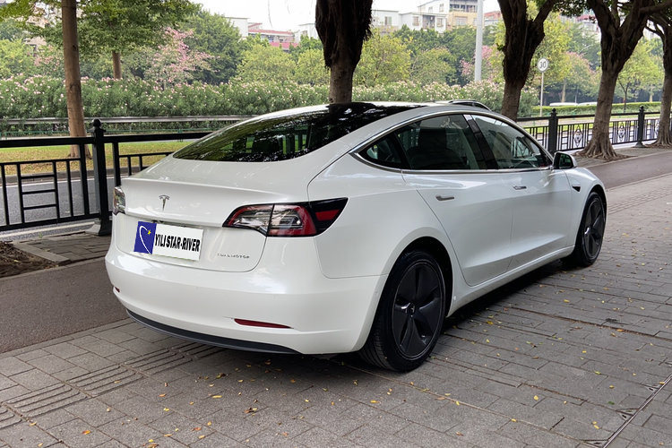 Tesla Model 3 590KM